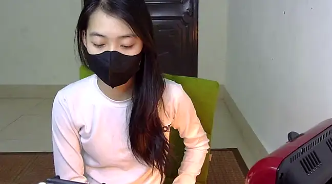 Snapshot of DA-EUN chatting on 03/08/25, 08:33 DA-EUN online show from 03/08/25, 08:33