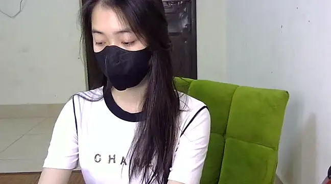Snapshot of DA-EUN chatting on 03/16/25, 03:04 DA-EUN online show from 03/16/25, 03:04