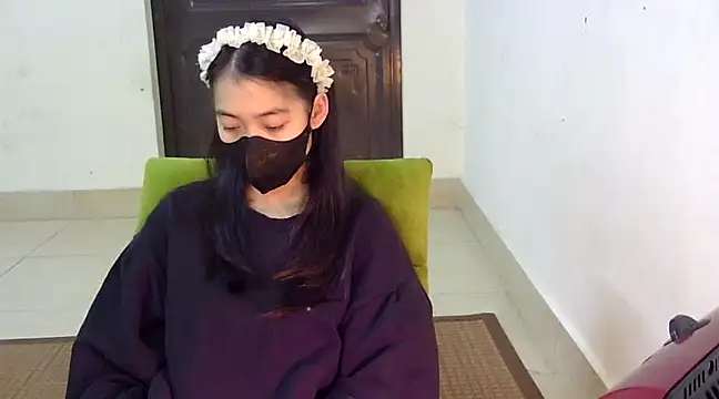 Snapshot of DA-EUN chatting on 03/17/25, 08:40 DA-EUN online show from 03/17/25, 08:40
