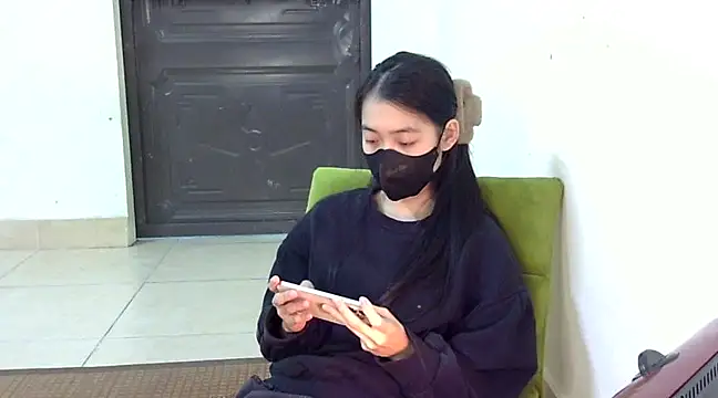 Snapshot of DA-EUN chatting on 03/18/25, 02:47 DA-EUN online show from 03/18/25, 02:47