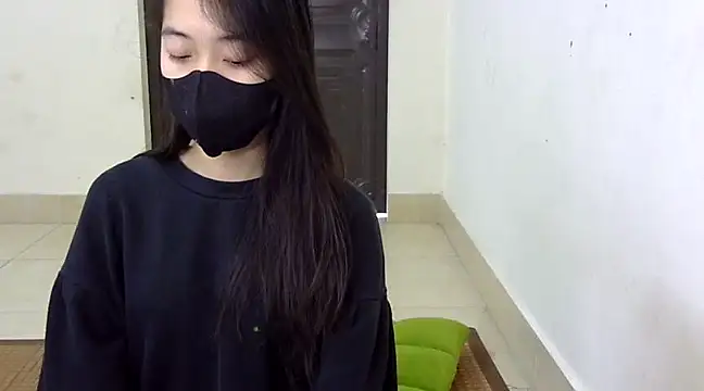 Snapshot of DA-EUN chatting on 03/21/25, 09:12 DA-EUN online show from 03/21/25, 09:12