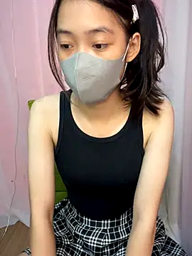 Snapshot of DA-EUN chatting on 09/18/25, 03:08 DA-EUN online show from 09/18/25, 03:08