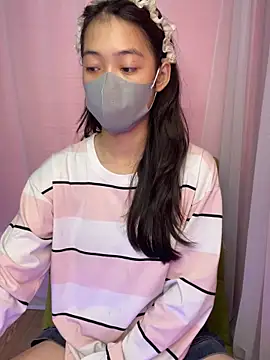 Snapshot of DA-EUN chatting on 09/29/25, 02:49 DA-EUN online show from 09/29/25, 02:49