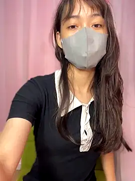 Snapshot of DA-EUN chatting on 10/16/25, 02:23 DA-EUN online show from 10/16/25, 02:23