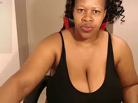 bustylisa1983 online show from 02/20/25, 05:23