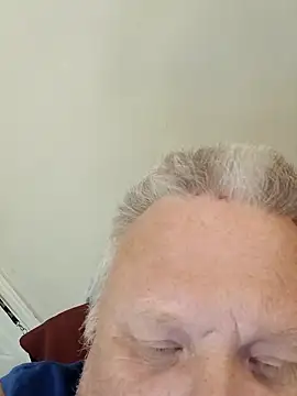 Snapshot of Jbirdb48 chatting on 11/07/25, 06:52 Jbirdb48 online show from 11/07/25, 06:52