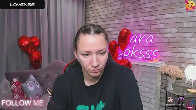 Snapshot of SarahCoksss chatting on 02/21/25, 12:16 SarahCoksss online show from 02/21/25, 12:16