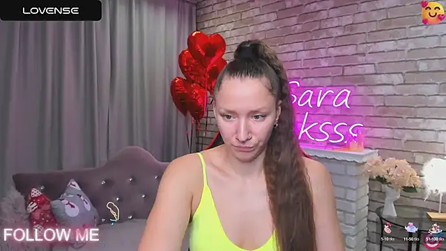 Snapshot of SarahCoksss chatting on 02/21/25, 03:23 SarahCoksss online show from 02/21/25, 03:23