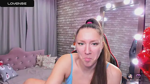 Snapshot of SarahCoksss chatting on 03/06/25, 04:52 SarahCoksss online show from 03/06/25, 04:52