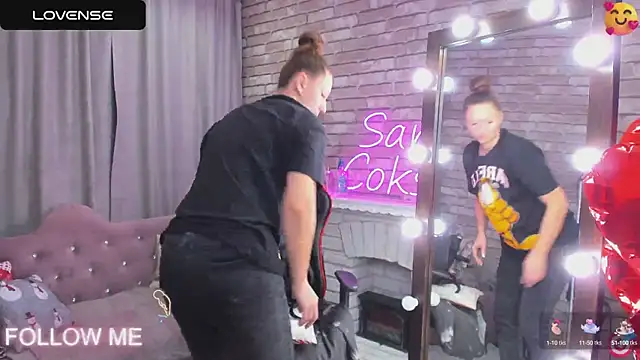 Snapshot of SarahCoksss chatting on 03/06/25, 11:31 SarahCoksss online show from 03/06/25, 11:31