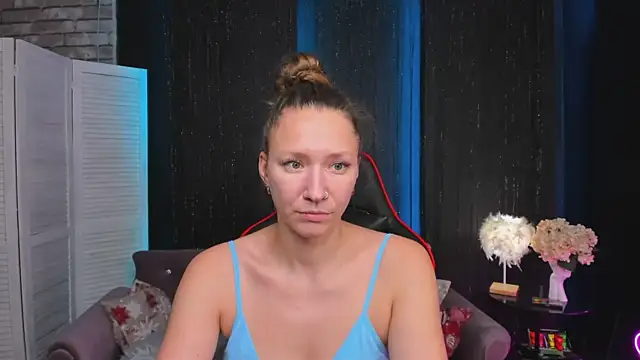 SarahCoksss online show from 11/25/25, 12:10