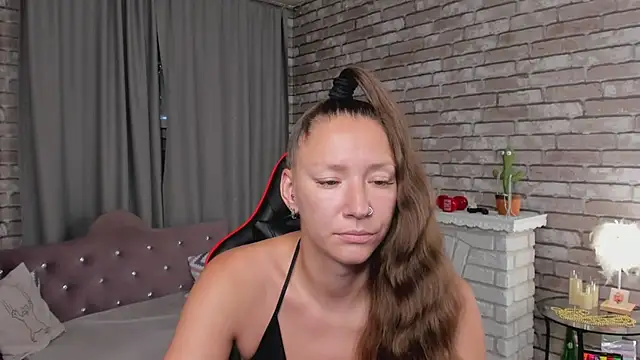 Snapshot of SarahCoksss chatting on 07/09/26, 12:15 SarahCoksss online show from 07/09/26, 12:15