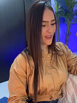 Mau White online show from 02/08/26, 01:42