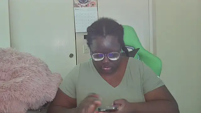 Snapshot of Yagurl__west chatting on 01/13/25, 09:09 Yagurl west online show from 01/13/25, 09:09