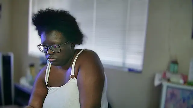 Snapshot of Yagurl__west chatting on 01/29/25, 10:53 Yagurl west online show from 01/29/25, 10:53