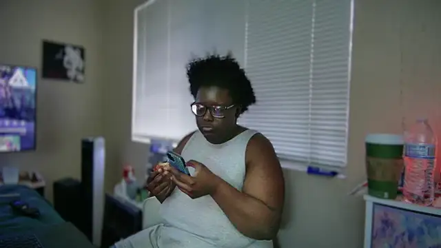 Snapshot of Yagurl__west chatting on 02/06/25, 10:21 Yagurl west online show from 02/06/25, 10:21