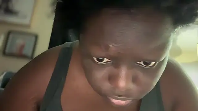 Snapshot of Yagurl__west chatting on 03/07/25, 02:25 Yagurl west online show from 03/07/25, 02:25