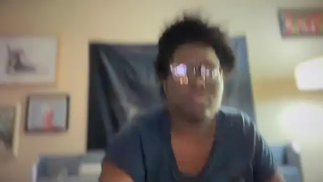 Snapshot of Yagurl__west chatting on 03/23/25, 06:05 Yagurl west online show from 03/23/25, 06:05