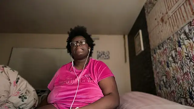 Snapshot of Yagurl__west chatting on 01/16/26, 04:27 Yagurl west online show from 01/16/26, 04:27