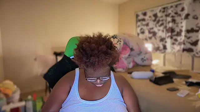 Snapshot of Yagurl__west chatting on 02/03/26, 04:54 Yagurl west online show from 02/03/26, 04:54