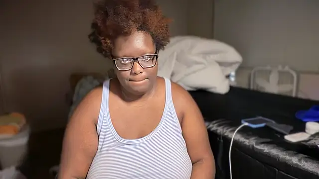 Snapshot of Yagurl__west chatting on 03/03/26, 03:01 Yagurl west online show from 03/03/26, 03:01