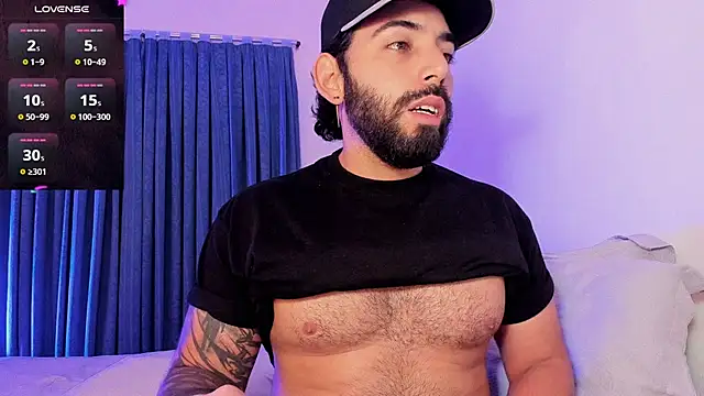 Snapshot of leo_thewolf_ chatting on 09/21/25, 06:20 leo thewolf online show from 09/21/25, 06:20