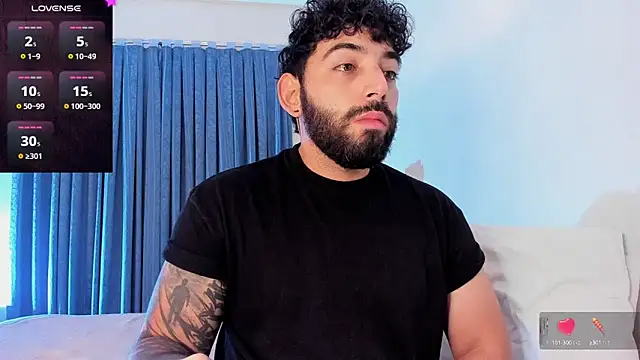 Snapshot of leo_thewolf_ chatting on 10/15/25, 09:48 leo thewolf online show from 10/15/25, 09:48