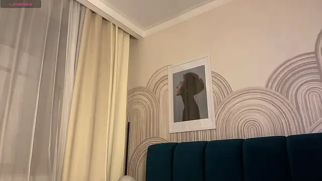 viviann evans online show from 03/24/26, 12:59