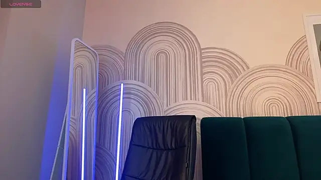 viviann evans online show from 04/16/26, 01:06