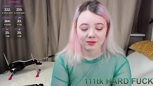 Snapshot of __KawaiiYuki__ chatting on 12/30/24, 01:15 KawaiiYuki online show from 12/30/24, 01:15