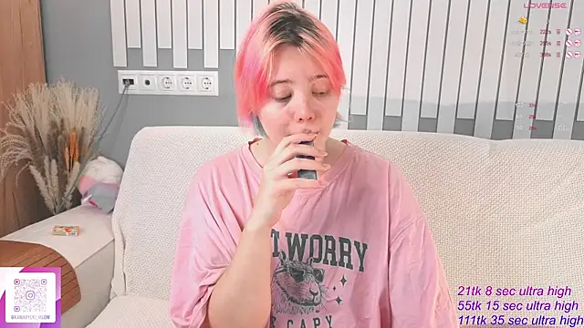 Snapshot of __KawaiiYuki__ chatting on 11/03/25, 07:42 KawaiiYuki online show from 11/03/25, 07:42