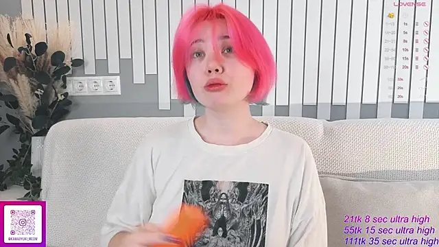 Snapshot of __KawaiiYuki__ chatting on 11/16/25, 06:30 KawaiiYuki online show from 11/16/25, 06:30