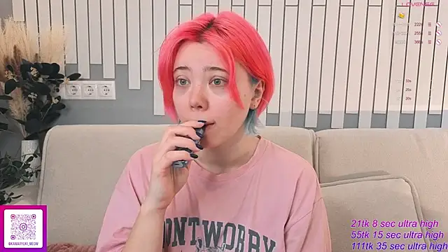 Snapshot of __KawaiiYuki__ chatting on 11/23/25, 05:18 KawaiiYuki online show from 11/23/25, 05:18