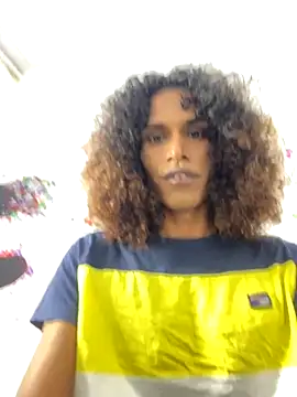 Snapshot of lau_sil chatting on 10/29/25, 10:11 lau sil online show from 10/29/25, 10:11