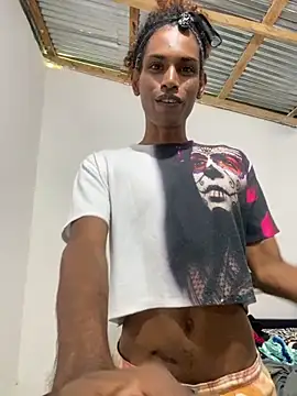 Snapshot of lau_sil chatting on 12/21/25, 07:54 lau sil online show from 12/21/25, 07:54