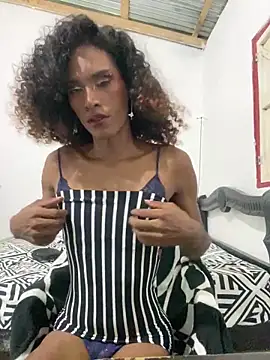 Snapshot of lau_sil chatting on 02/10/26, 10:03 lau sil online show from 02/10/26, 10:03