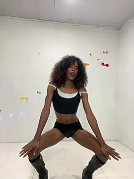 Snapshot of lau_sil chatting on 02/27/26, 12:10 lau sil online show from 02/27/26, 12:10