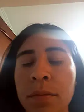 Snapshot of danna-_roouss chatting on 03/19/25, 10:31 danna- roouss online show from 03/19/25, 10:31