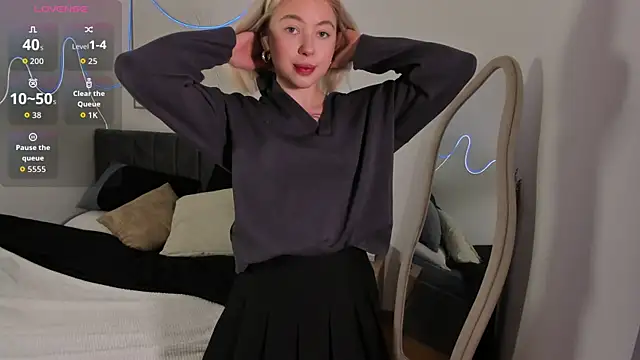 SimonaGerry online show from 11/10/25, 03:38