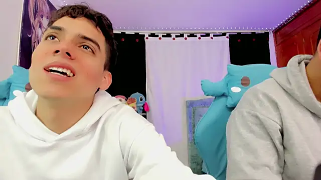 Snapshot of jake_and_joaquin chatting on 12/01/24, 11:36 jake and joaquin online show from 12/01/24, 11:36