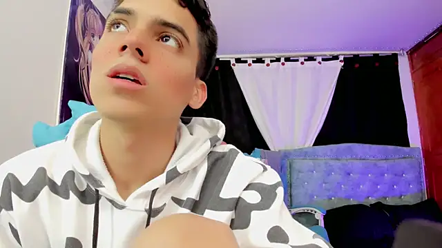 Snapshot of jake_and_joaquin chatting on 12/04/24, 01:03 jake and joaquin online show from 12/04/24, 01:03