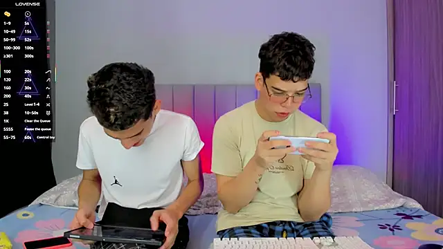 Snapshot of jake_and_joaquin chatting on 03/14/25, 07:59 jake and joaquin online show from 03/14/25, 07:59