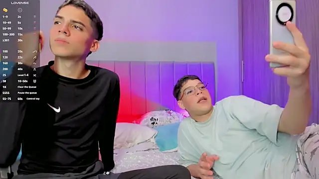 Snapshot of jake_and_joaquin chatting on 03/16/25, 10:44 jake and joaquin online show from 03/16/25, 10:44