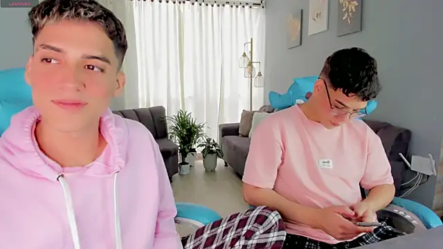 Snapshot of jake_and_joaquin chatting on 03/17/25, 02:45 jake and joaquin online show from 03/17/25, 02:45