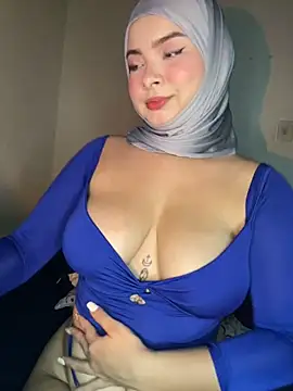 Snapshot of aneesa_darzi chatting on 01/08/25, 10:27 aneesa darzi online show from 01/08/25, 10:27