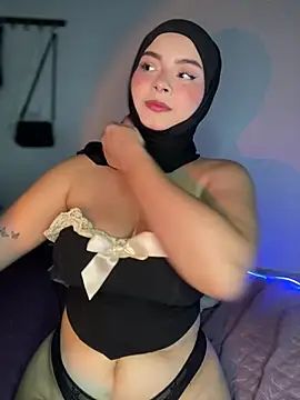 Snapshot of aneesa_darzi chatting on 01/31/25, 09:37 aneesa darzi online show from 01/31/25, 09:37