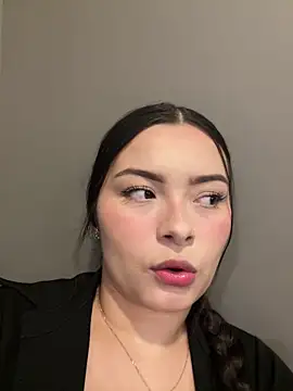 Snapshot of aneesa_darzi chatting on 02/07/25, 10:09 aneesa darzi online show from 02/07/25, 10:09