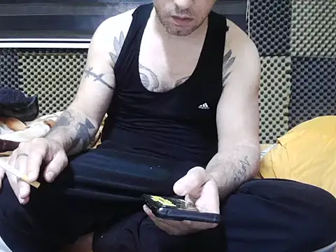 Snapshot of Arabeyes chatting on 11/02/25, 03:42 Arabeyes online show from 11/02/25, 03:42