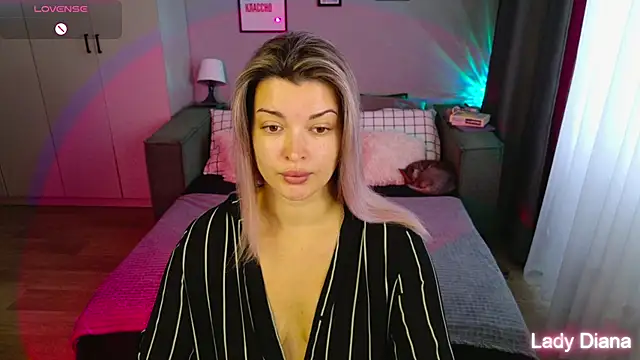 Snapshot of LancasterLady chatting on 10/20/25, 06:58 LancasterLady online show from 10/20/25, 06:58