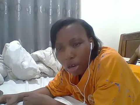 Snapshot of sexy__candyy chatting on 09/28/25, 06:35 sexy candyy online show from 09/28/25, 06:35